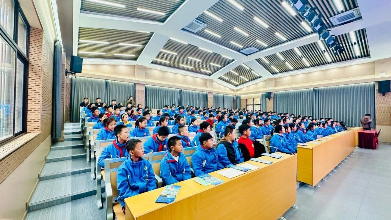 1a21bcb32e3045cb6d70dac2c14e635a.jpg